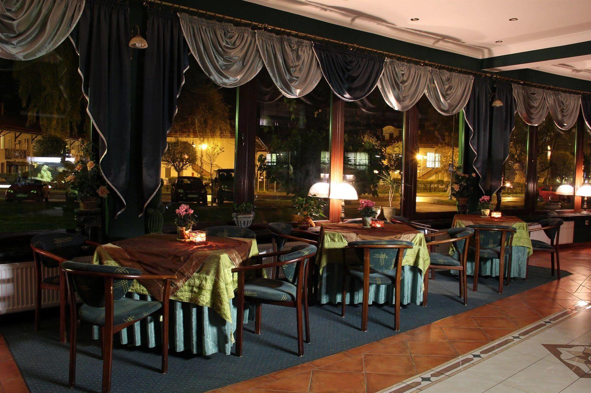 Doris Spa & Wellness โควอบเซก ภายนอก รูปภาพ